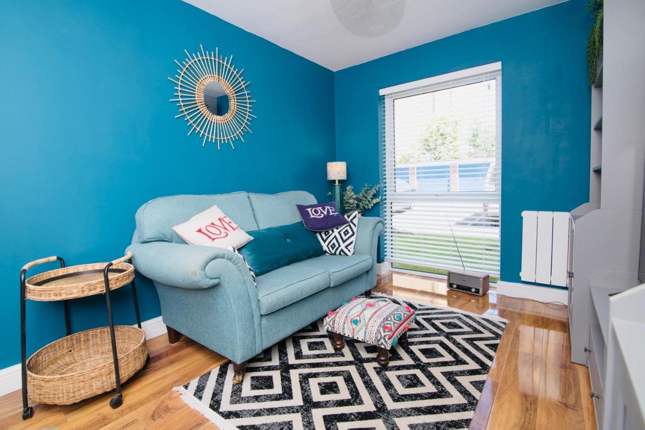 Aston Henry James Stunning One Bedroom Apartment In Royal Windsor Esterno foto