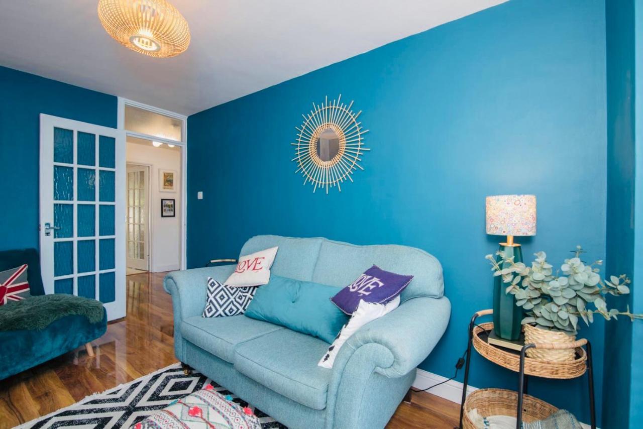 Aston Henry James Stunning One Bedroom Apartment In Royal Windsor Esterno foto