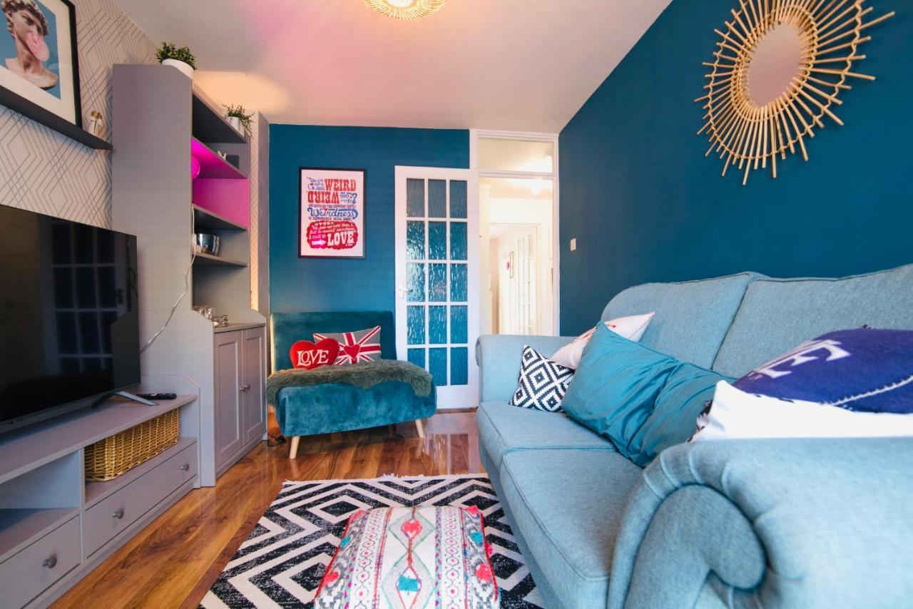 Aston Henry James Stunning One Bedroom Apartment In Royal Windsor Esterno foto