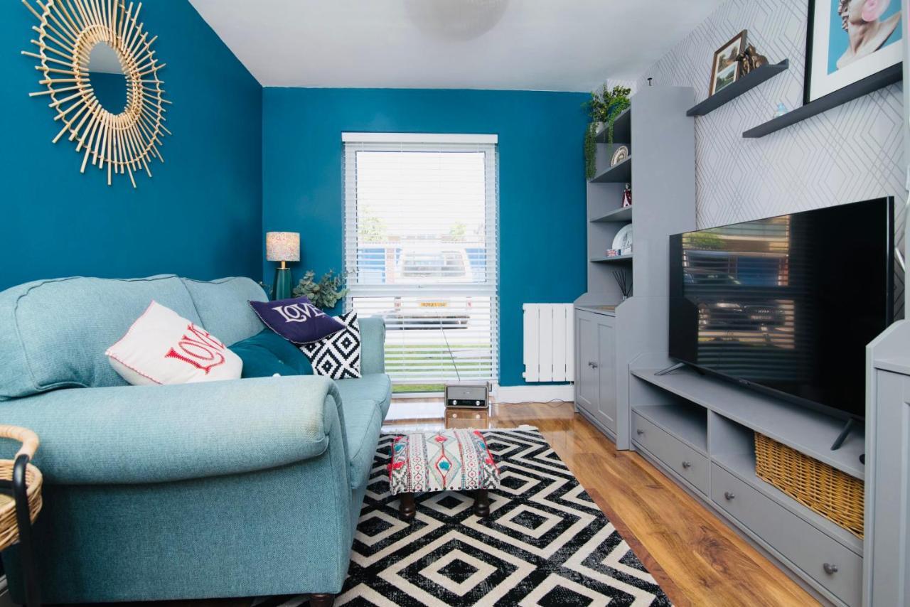 Aston Henry James Stunning One Bedroom Apartment In Royal Windsor Esterno foto